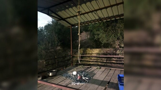 Salıncağın ipi boynuna dolandı