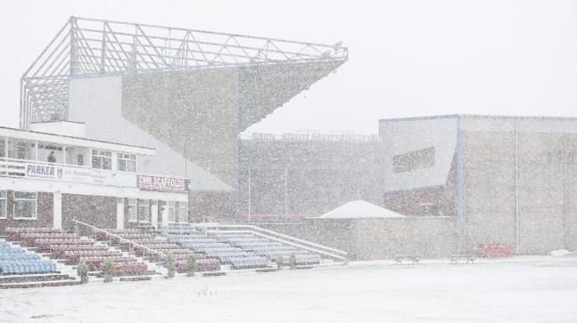 Premier Lig’e kar engeli