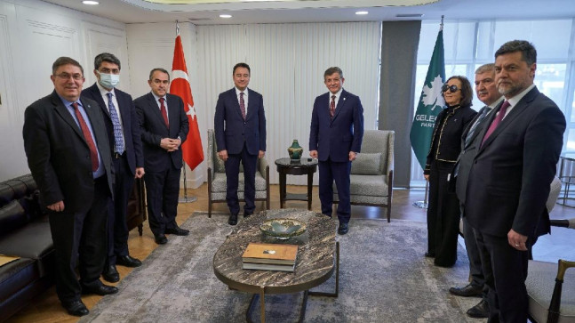 Babacan’dan Davutoğlu’na ziyaret
